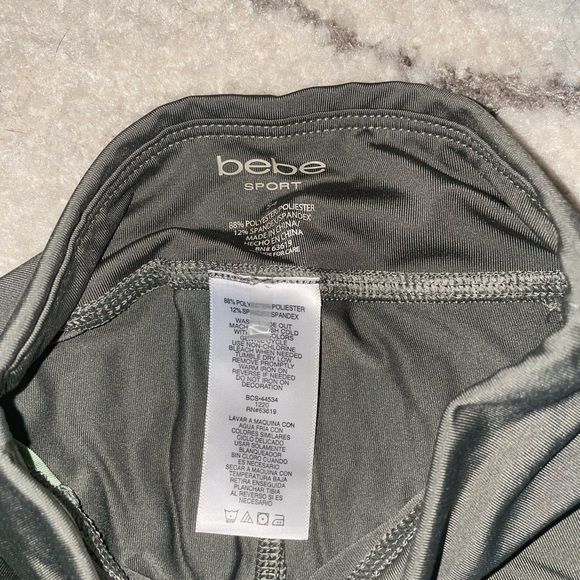 Girls size 4 three piece athletic bundle puma romper and Bebe athletic leggings - Picture 5 of 6